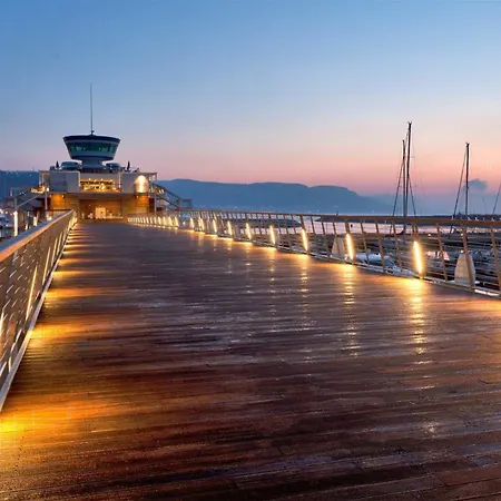 Romantic Chic Loae Apartmán