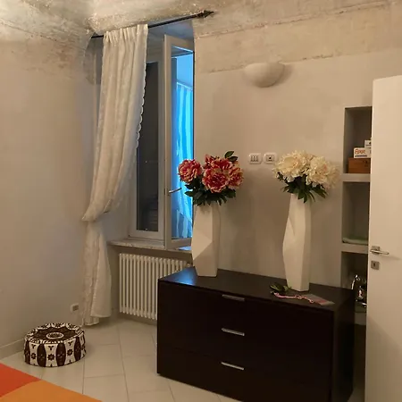 Romantic Chic Loae Loano