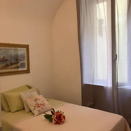 Апартаменты Romantic Chic Loae *