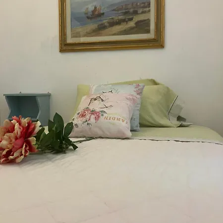 Апартаменты Romantic Chic Loae